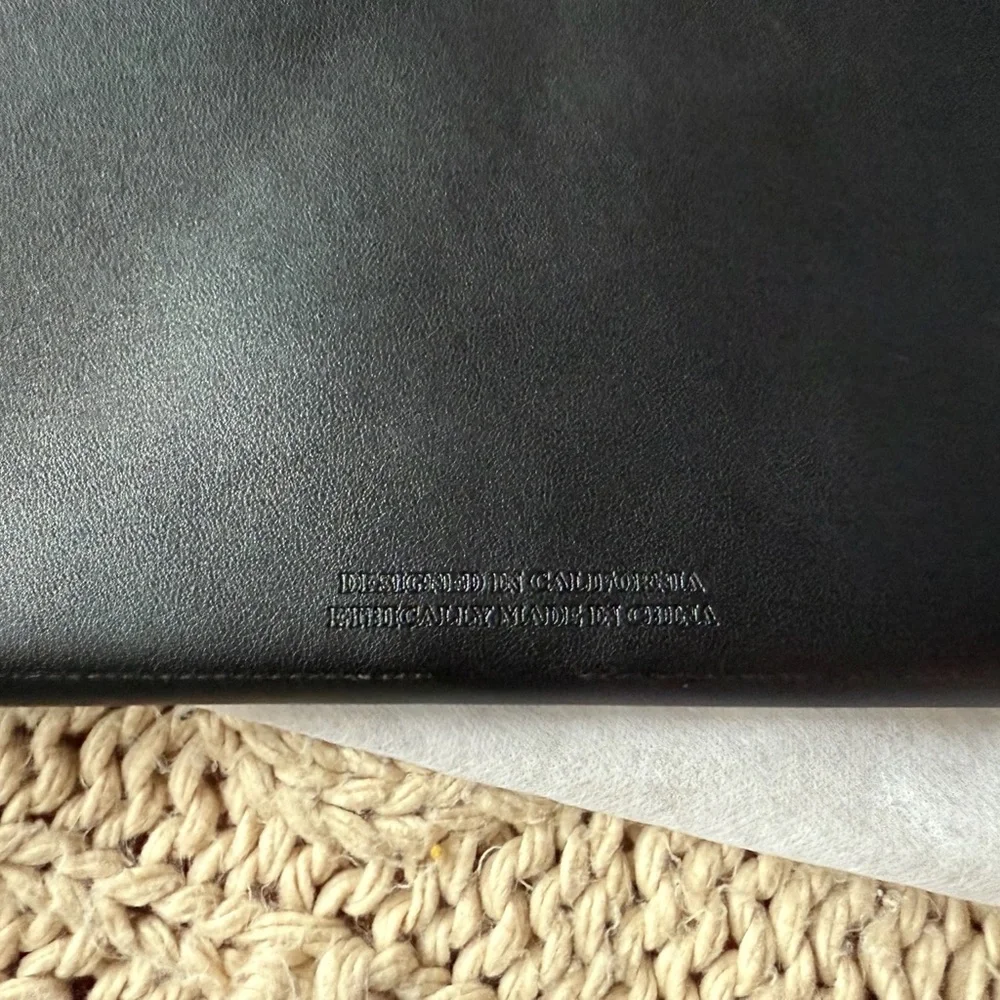 NEW Glass Ladder & Co Megan Black Vegan Leather Portfolio Organizer | Dustcover - Picture 14 of 16